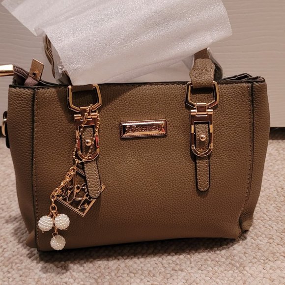 Designer Purse - Picture 1 of 4